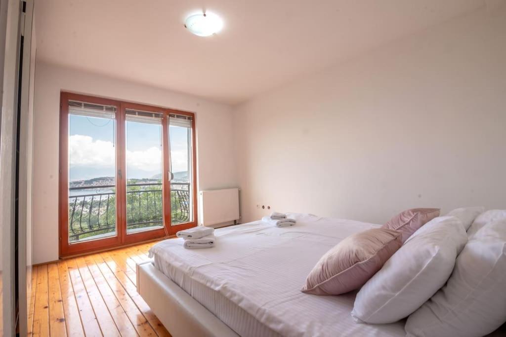 Casa Farmak - 4 Bedroom Lux Apartment With Infinity Pool & Lake View Ohrid Exterior foto